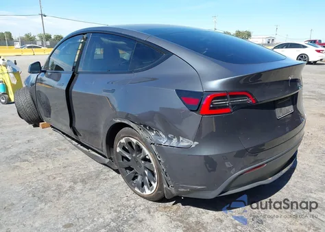 2021 Tesla Model Y Long Range Dual Motor All-Wheel Drive z USA, uszkodzony, nr VIN 5YJYGDEE4MF073681